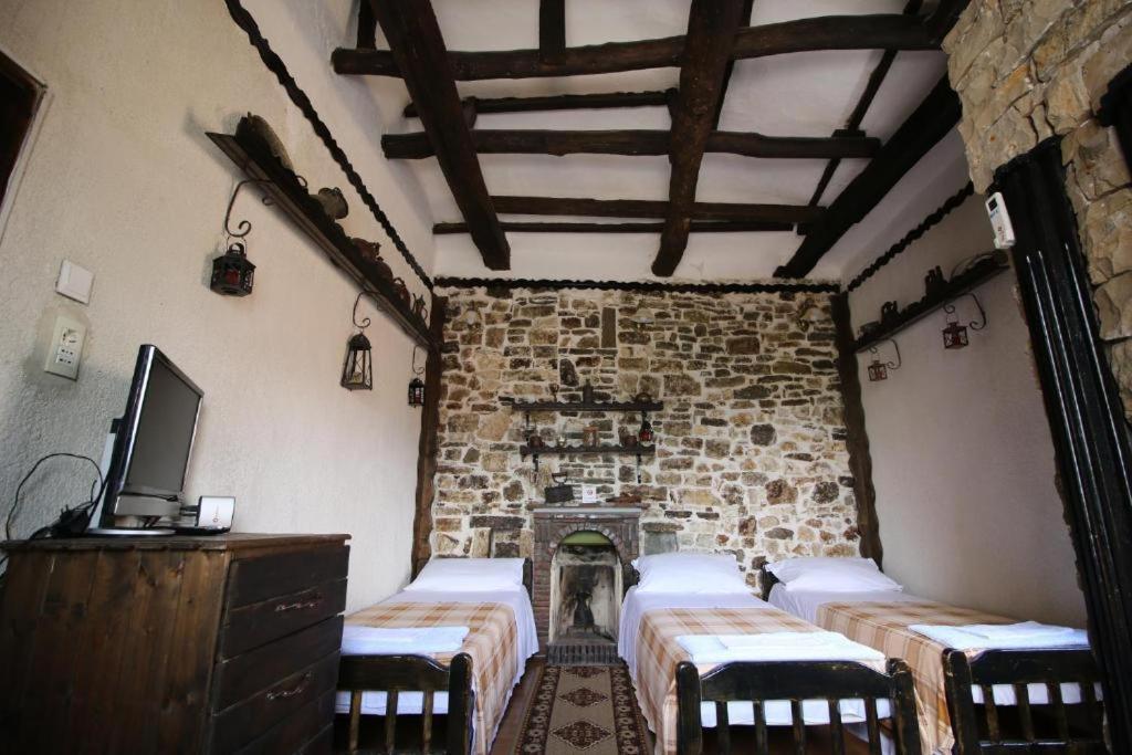 Hotel Nasho Vruho Μπεράτ Εξωτερικό φωτογραφία