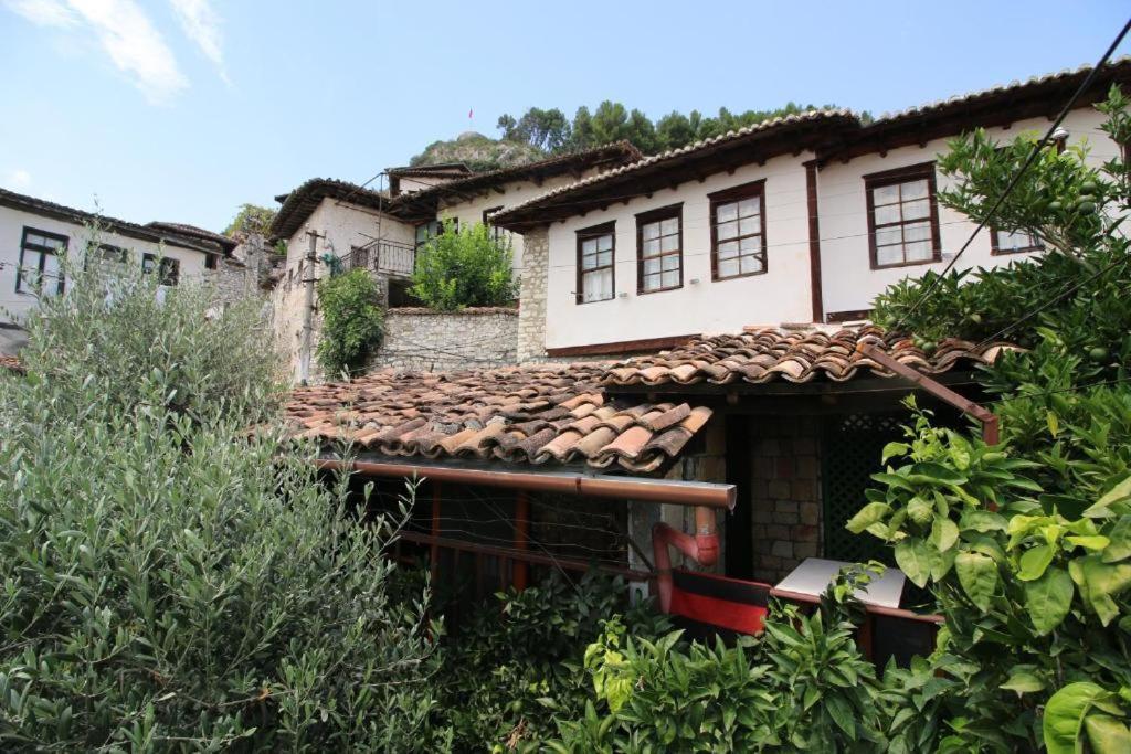 Hotel Nasho Vruho Μπεράτ Εξωτερικό φωτογραφία