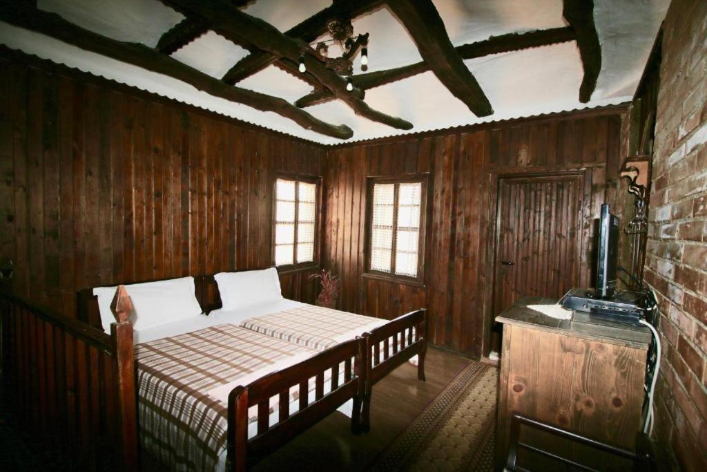 Hotel Nasho Vruho Μπεράτ Εξωτερικό φωτογραφία
