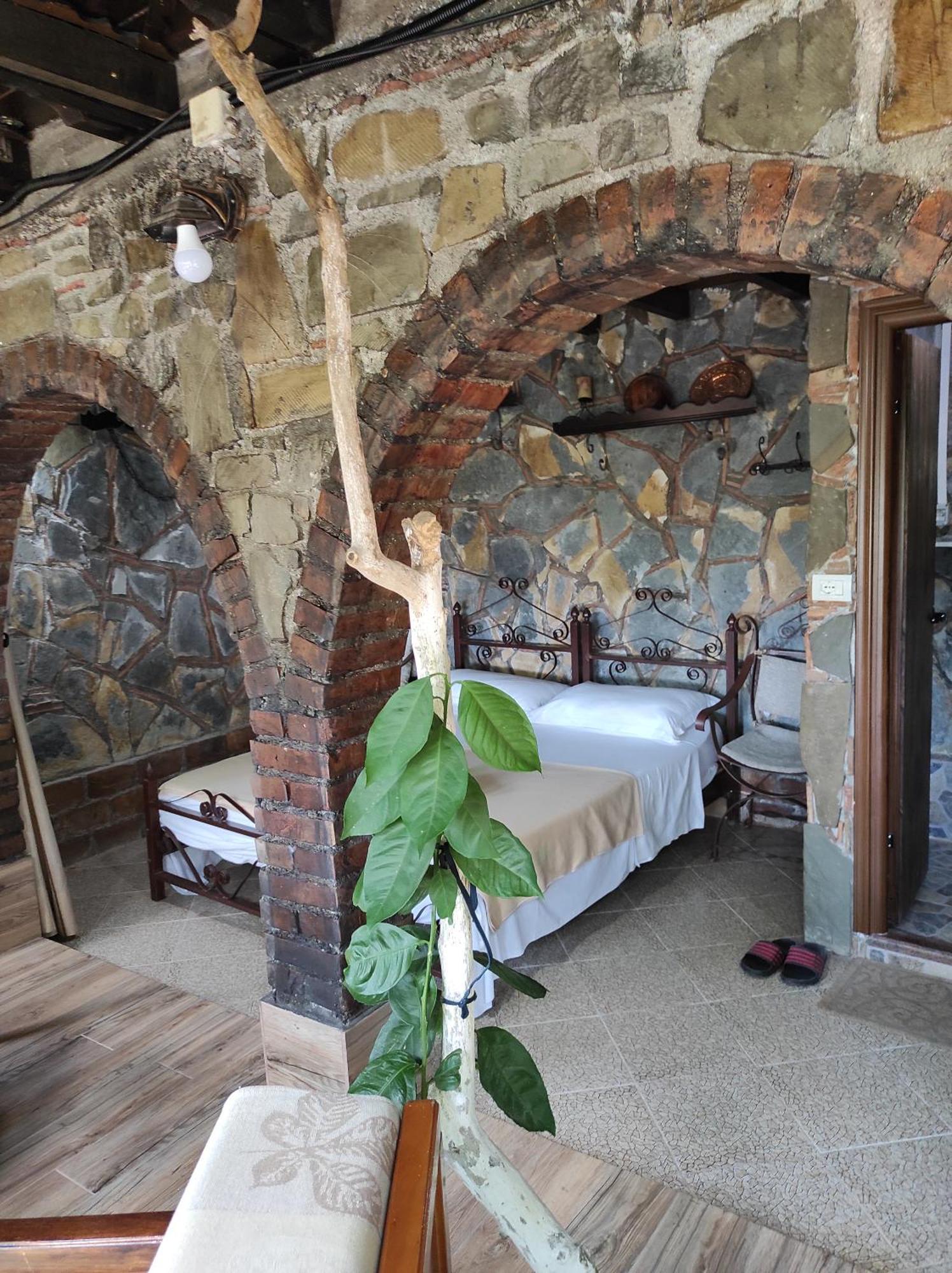 Hotel Nasho Vruho Μπεράτ Δωμάτιο φωτογραφία